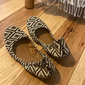 Lucky Brand Elastic Slip on Flats